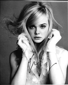 ELLE FANNING SUPER 8 SIGNED 8" X 10" PHOTO W/ COA WE BOUGHT A ZOO - Picture 1 of 1