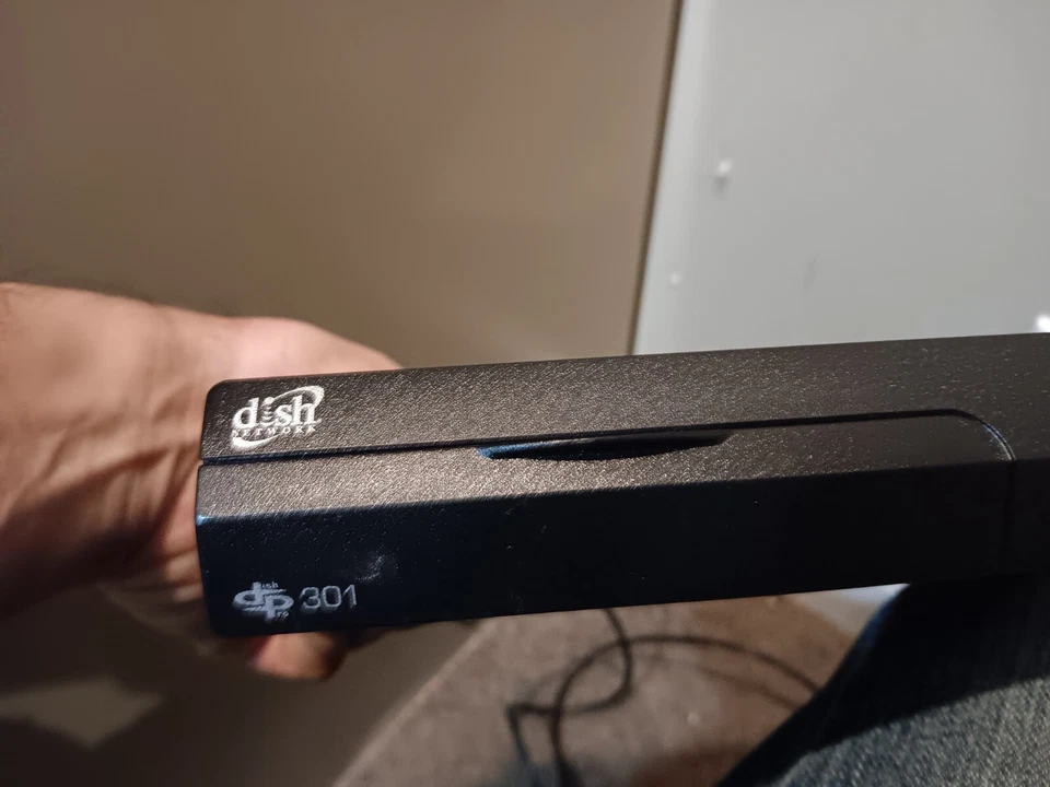 Dish Network - DP301 Satellite Receiver Dish Network DE01 - No Smart Card - Image 1 of 3