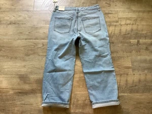 NWT Womens High Rise Crop Jeans Size 14 - Picture 1 of 2