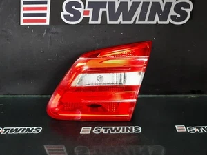 MERCEDES B-CLASS REAR GARNISH TAILGATE LAMP (RH SIDE), W246, LED TYPE, 12/11-01/ - Picture 1 of 3