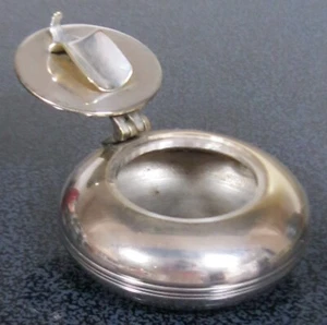ANTIQUE SILVER-PLATED ROUND SNUFF BOX/ASHTRAY 2 1/4"DIAM GREAT CONDITION - Picture 1 of 10