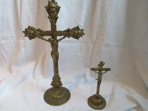 ZWEI Antike Tischkreuze Kreuz Standkreuze Kruzifix - MESSING - vor 1945 - Bild 1 von 5