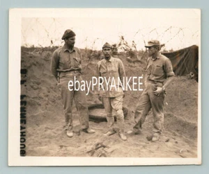 Original WW2 Type-1 USMC IWO JIMA Photo MARINES with JAPANESE POW by FERNEYHOUGH - Picture 1 of 2