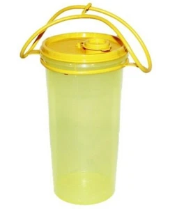 Tupperware Handolier Pitcher & Carry Handle 48 oz. w/ Flip-Top Seal Yellow - Picture 1 of 2