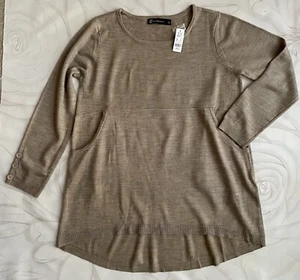 Neu mit Etikett New York & Co NY&C Pullover Tunika Gr. Large Taschen Knopfdetail Ärmel hellbraun - Bild 1 von 7