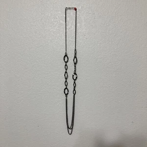 Langer Ring Gun Metal grau eingerückt oval Lagenlook Kette Statement Halskette - Bild 1 von 5