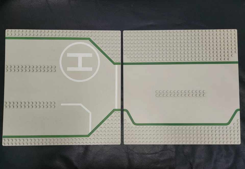 Lego Helipad Road Base Plates 32 x 32 Helicopter Vintage Light Gray Green EUC - Image 1 of 4