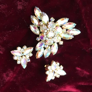 Juliana (D&E) Aurora Borealis (AB) w/ Clear Stones Brooch & Earrings Set - Picture 1 of 6