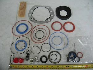Steering Gear Master Repair Kit S&S S-7198 Ref# TRW HFB700000 371-105 1692999C91 - Picture 1 of 5