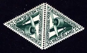 Netherlands ~ 1933 Triangle Air Mail Pair MNH - Picture 1 of 1