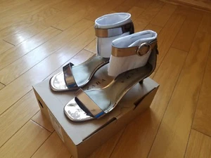 Neu im Karton Zara goldene Riemchensandalen Gr. 35 Absatz 2 1/4'   - Bild 1 von 8