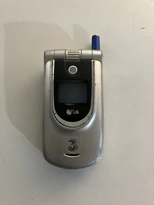 Telefono Cellulare LG U8110 Marcato TRE - NON Testato NO Batteria NO Back Cover - Immagine 1 di 4