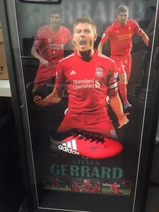 STEVEN GERRARD SIGNED FRAMED LIVERPOOL BACKDROP SOCCER BOOT - Picture 1 of 6
