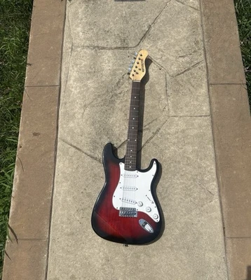 Guitarra eléctrica Huntington con amplificador defecto menor en puente pero nunca usada Foto 1 de 4