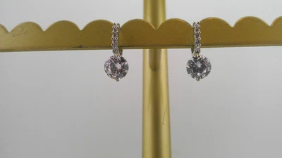 Pendientes colgantes Huggie de piedra de vidrio Vince Camuto perforados - nuevos en tarjeta 3/4′′ Foto 1 de 3