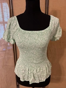 Urban Romantics Boho Peplum Flowy Short Sleeve Green & White Floral Top Size S - Picture 1 of 6