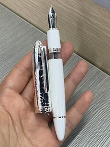 Penna stilografica Hongdian N6 resina bianca EF/F/coltello lungo nuova con penna a pistone scrittura - Foto 1 di 7