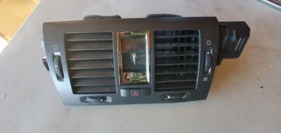 2006/11 Cadillac DTS Center Dash Heat/AC Vent W/Clock OEM. - Image 1 of 4