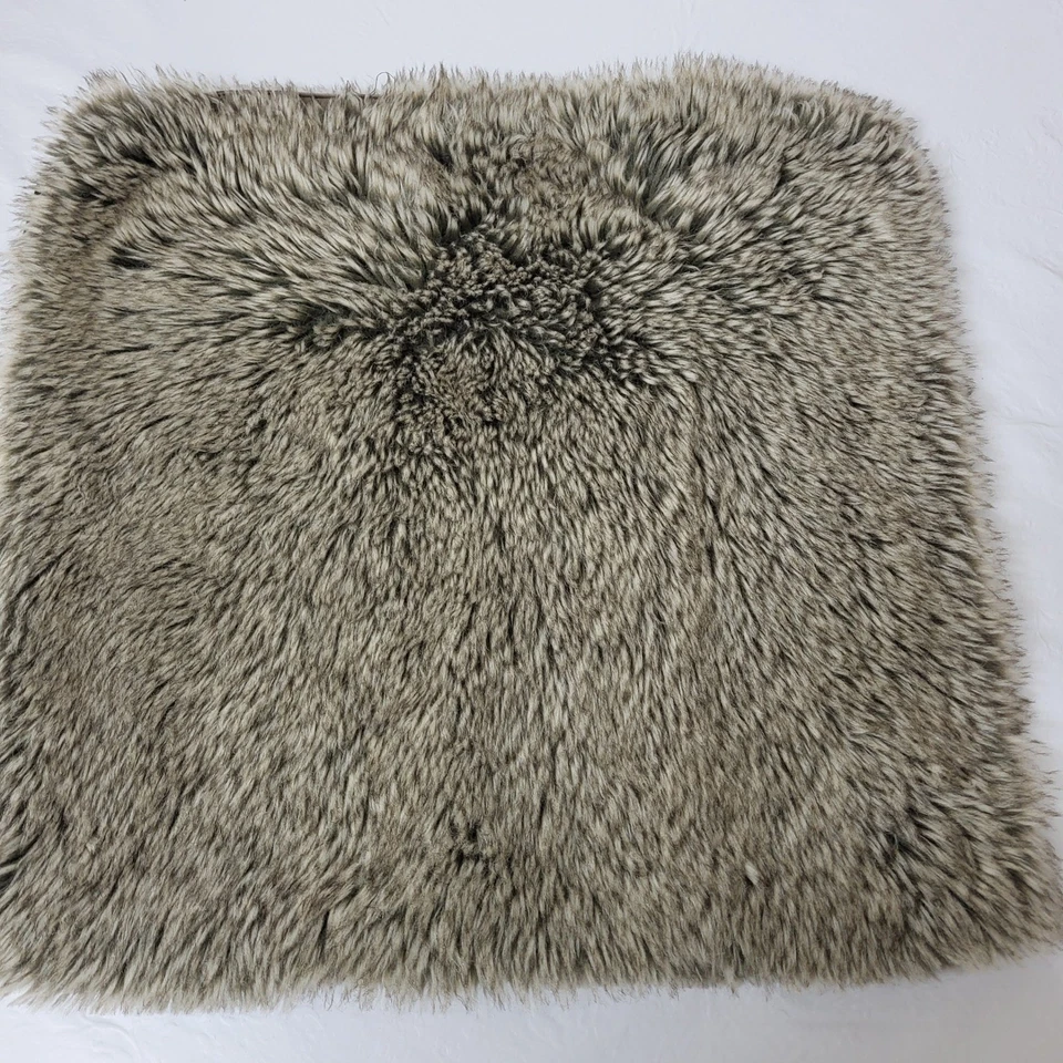 Funda de Almohada Tahari Home Felpa Imitación Piel Boho Chic Beige Marrón Felpa Suave 18x18 Foto 1 de 4