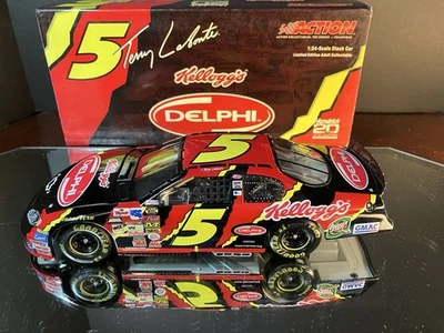 Terry Labonte #5 Delphi Kellogg's 2004 Chevrolet Monte Carlo 1:24 Action 2,508 - Image 1 of 4