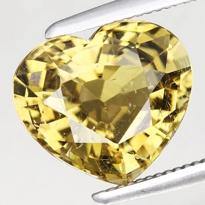 Восхитительный! 2,3 карата 9,2 x 8,2 мм сердце натуральный танзанийский неотапливаемый оливковый берилл, Af - Изображение 1 из 4