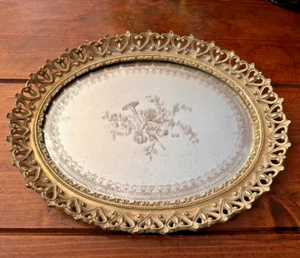 Espejo de mesa tocador vintage Shabby Chic. Marco de hogar de metal dorado encalado. - Imagen 1 de 6