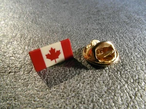 RARE PINS PIN'S - CANADA - COUNTRY - TOURISM - CANADIAN FLAG - MAPLE LEAF - Picture 1 of 3