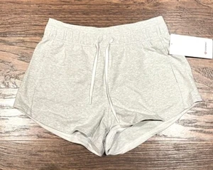 NUOVO Lululemon Inner Glow High-Rise Corto 3" Nucleo Riscaldato Grigio Ultra Leggero 6810 - Foto 1 di 10