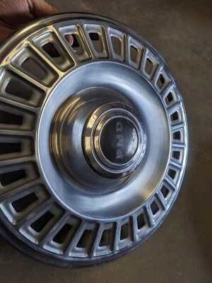 Cubierta de rueda tapacubos Catalina Bonneville Executive 1967-1972 OEM 1967-1972 Pontiac PMD Foto 1 de 4