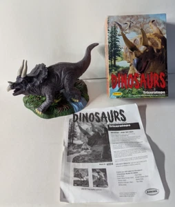 Aurora Dinosaurs Triceratops Model Built With Box... Awesome Paint Job - Picture 1 of 11