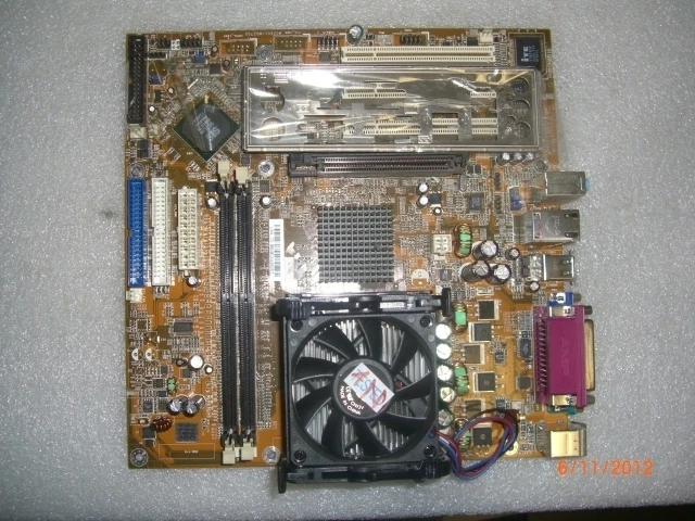 Placa madre FIC VI39L con SL68D y panel Foto 1 de 1