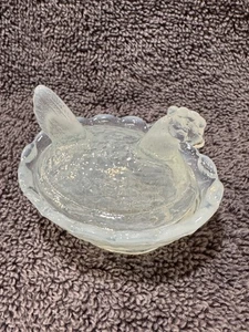 Boyd Glass Slag Miniature Hen on Nest Salt - B40 - Picture 1 of 5