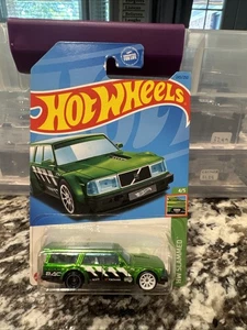 Hot Wheels 2023 Super Treasure Hunt Volvo 240 Drift Wagon Green 245/250 (hanger) - Picture 1 of 2