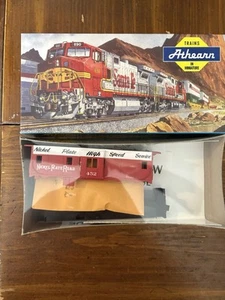 Vintage HO Athearn (Blue Box) Bay Window Caboose Kit Nickel Plate #452 - Picture 1 of 1