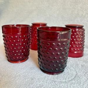 Set di 4 bicchieri in vetro Ruby Hobnail Old Fashioned Lowball lotto di 4 piedini pressati rossi - Foto 1 di 9