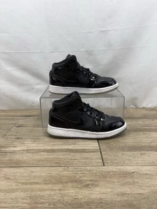 Air Jordan 1 Mid SE Black Size Youth 5 Women’s 6.5 - DV1337 004 - Picture 1 of 8