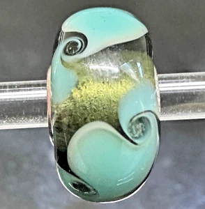Trollbeads Serling Silver Glass Green UNIQUE Bead. - Picture 1 of 7