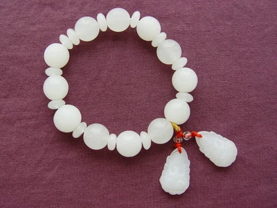 Brazalete Brazalete Elástico Colgante Bodhisattva Kwan-yin Guanyin Blanco Cuentas Jade Foto 1 de 2