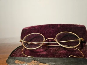 Antique Vintage Gold Wire Rim Eyeglasses Glasses Set in Hard Case - Picture 1 of 10