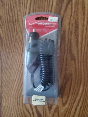 Cargador de vehículo Verizon con tecnología de carga rápida para micro USB                Foto 1 de 2