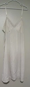 VTG 50s Womens 40 L XL Cream Nylon Lace Vanity Fair Lingerie Full Slip - Picture 1 of 11
