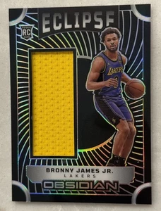 Parche de radiocontrol Panini Obsidian Eclipse Materials Rookie Bronny James Jr./249 2024-25 - Imagen 1 de 2