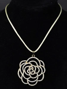 CADENA DE SATÉN + COLGANTE CHAPADO EN ORO AMARILLO CON CIRCONITAS CAZA DE JOYAS - Imagen 1 de 3