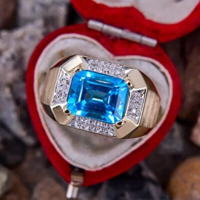 Помолвочное мужское кольцо с искусственным голубым топазом изумруда 4,50 карата с покрытием из желтого золота 14 карат - Изображение 1 из 4