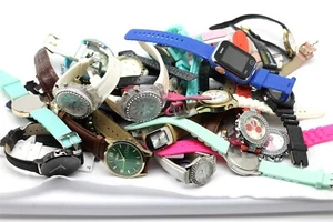 Lot Of 1.10 POUNDS Different WRISTWATCHES UNTESTED - Picture 1 of 6