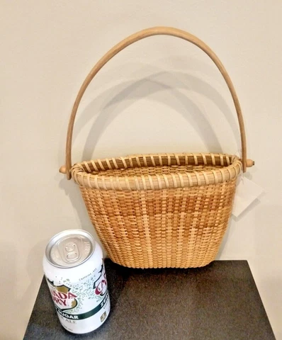 NEW W/ TAGS "NANTUCKET STYLE" BASKET BY HARVEST OF BARNSTABLE~VERY NICELY MADE! Cover