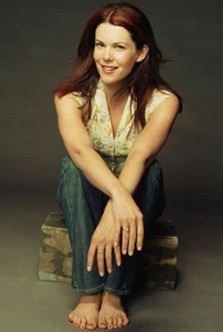 Lauren Graham Smiling 8x10 Picture Celebrity Print - Picture 1 of 1
