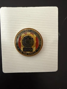 City Of New York  NYPD Lapel Pin Greatest Detectives In The World - Picture 1 of 3