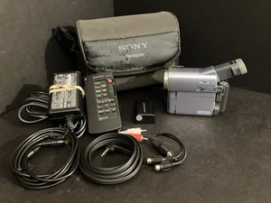 Sony DCR-TRV19 Handycam Camcorder Mini DV Digital Ladegerät & 2 Akkus getestet - Bild 1 von 20