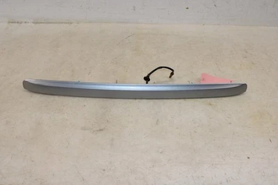 Moldura de maletero Subaru WRX STI 2015-2021 OEM LU16 Foto 1 de 4